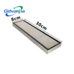 Ванна бөлмөсүндө көрүнбөгөн чоң дренаж коюуланган тик бурчтуу дат баспас болоттон жасалган полдун дренажы